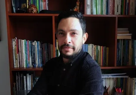 Foto del docente Eduardo Carlo Amat García