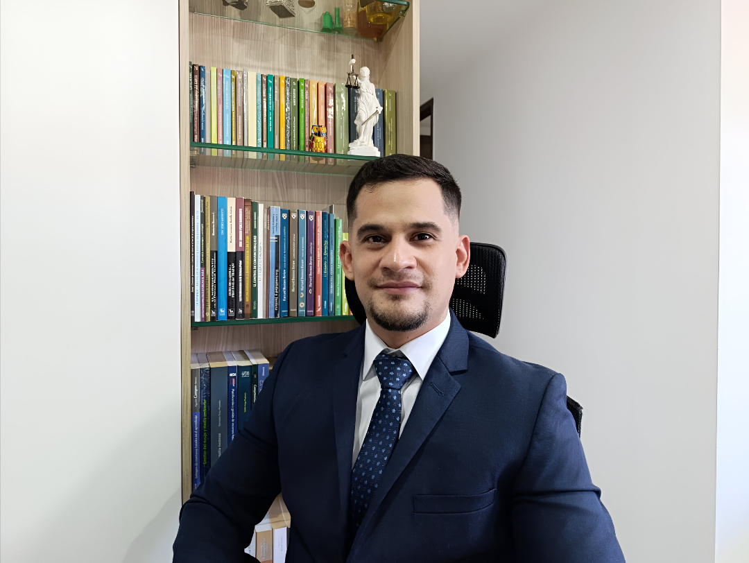 Foto del docente Carlos Alfredo Pérez Fuentes