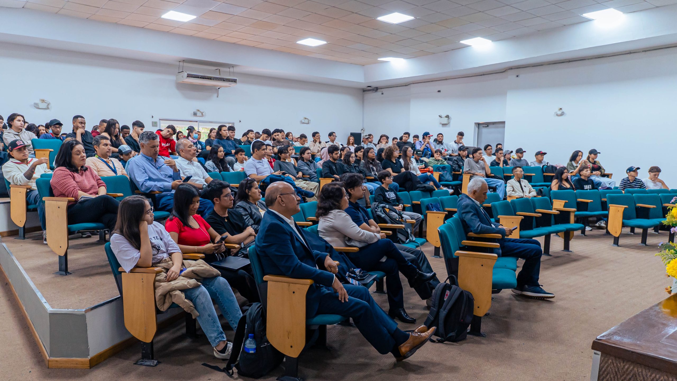 Inició SEIIIS 2025 en el TdeA: Seminario Internacional de Investigación e Innovación en Ingeniería de Software